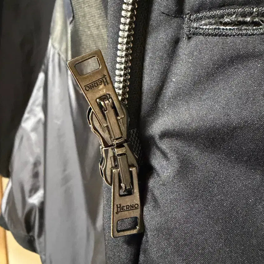 [BUNJANG] Herno Laminar Gore-Tex Black Goose Down Jacket (Size 48) / 정품 에르노 라미나르 고어텍스 블랙구스패딩 자켓(48)