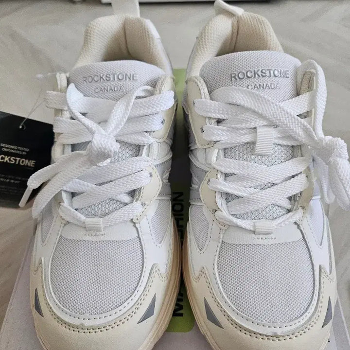 [BUNJANG] Rockstone Canada White Sneakers (Size 235) / 락스톤 캐나다 흰색 운동화235