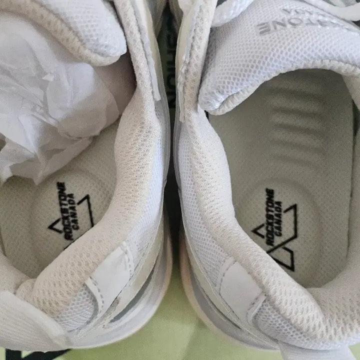 [BUNJANG] Rockstone Canada White Sneakers (Size 235) / 락스톤 캐나다 흰색 운동화235
