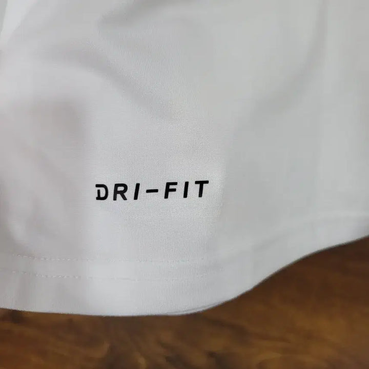 [SOLD OUT] 나이키 드라이핏 반팔 티셔츠 화이트 95