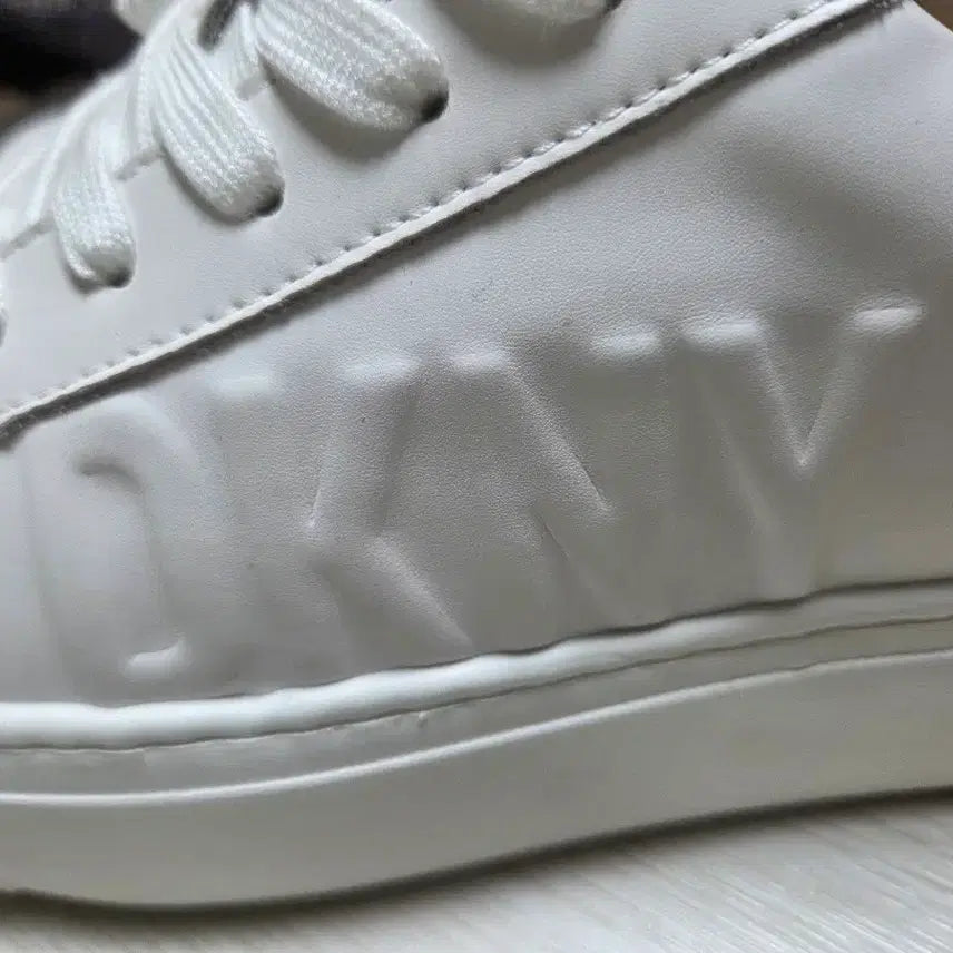 [SOLD OUT] DKNY 골프 여성 흰색 스니커즈245 새상품