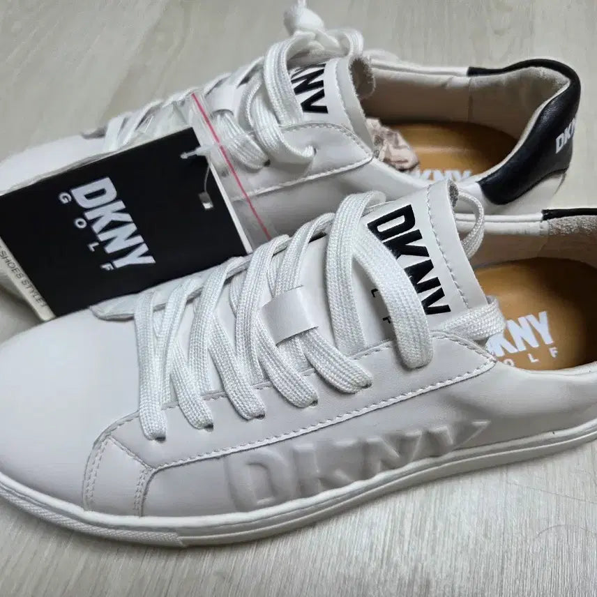 [SOLD OUT] DKNY 골프 여성 흰색 스니커즈245 새상품