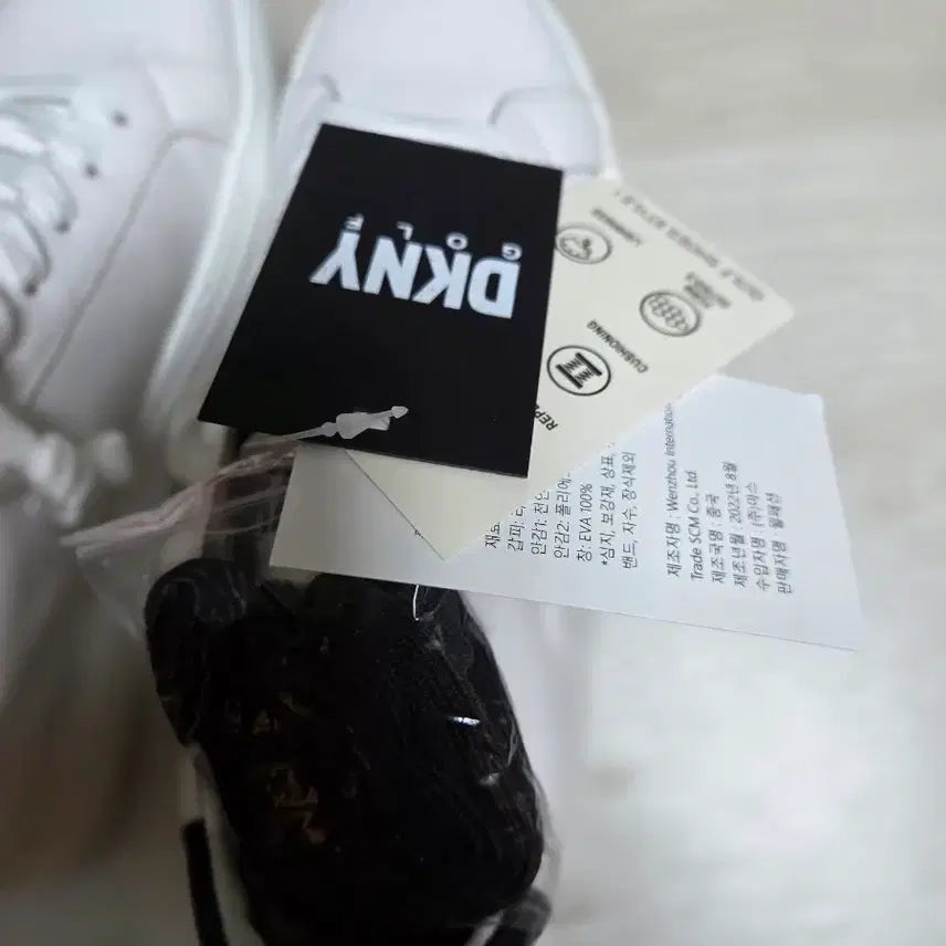 [SOLD OUT] DKNY 골프 여성 흰색 스니커즈245 새상품