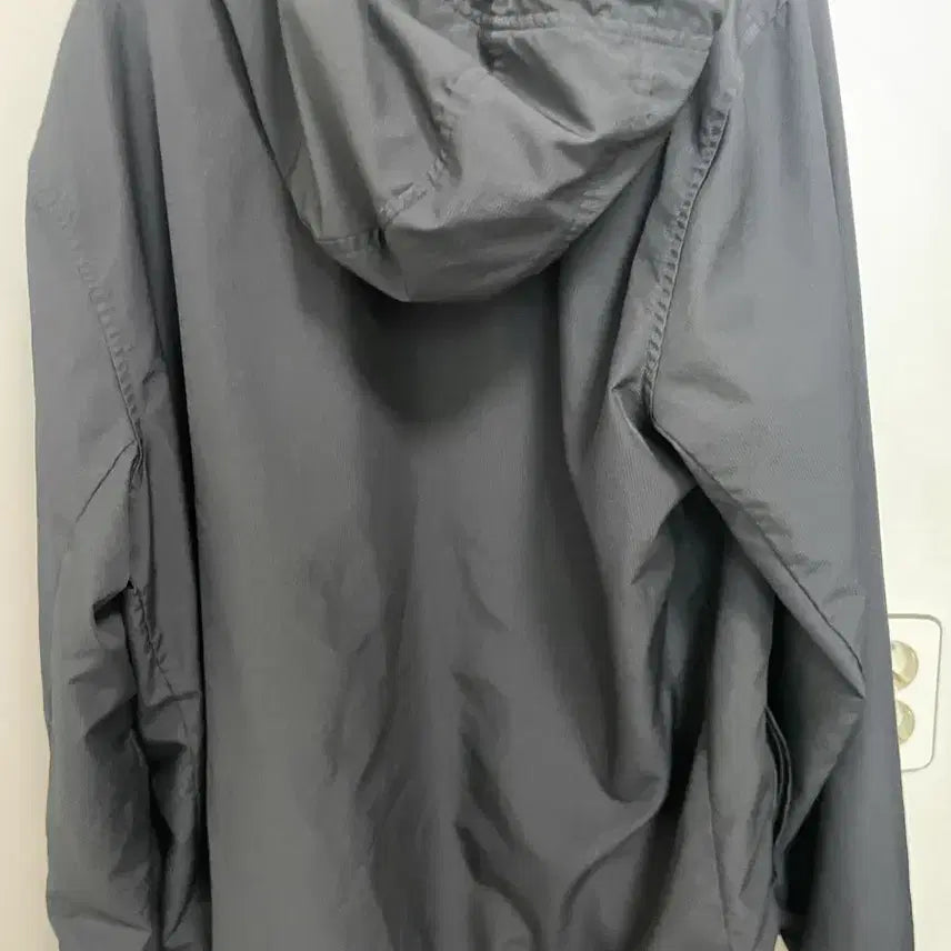 [SOLD OUT] 언더아머 바람막이