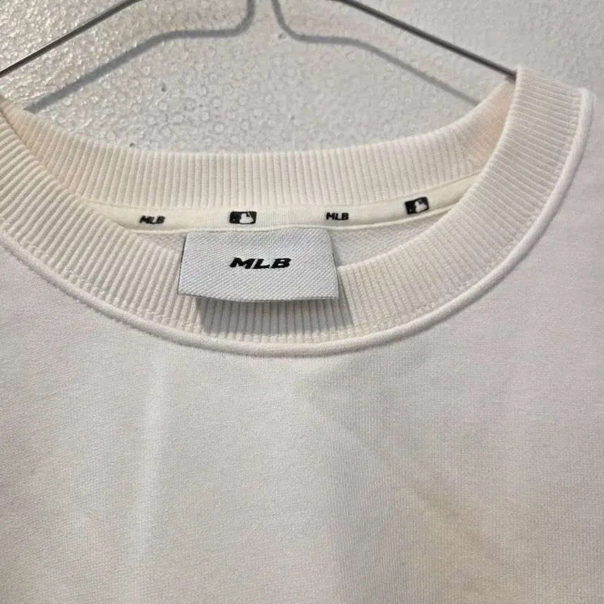 [BUNJANG] MLB Boston Ivory Sweatshirt / MLB 보스턴 아이보리 맨투맨 티셔츠