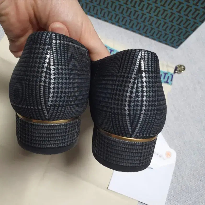 [BUNJANG] Tory Burch Check Flat Shoes / 토리버치 체크 플랫 슈즈 250