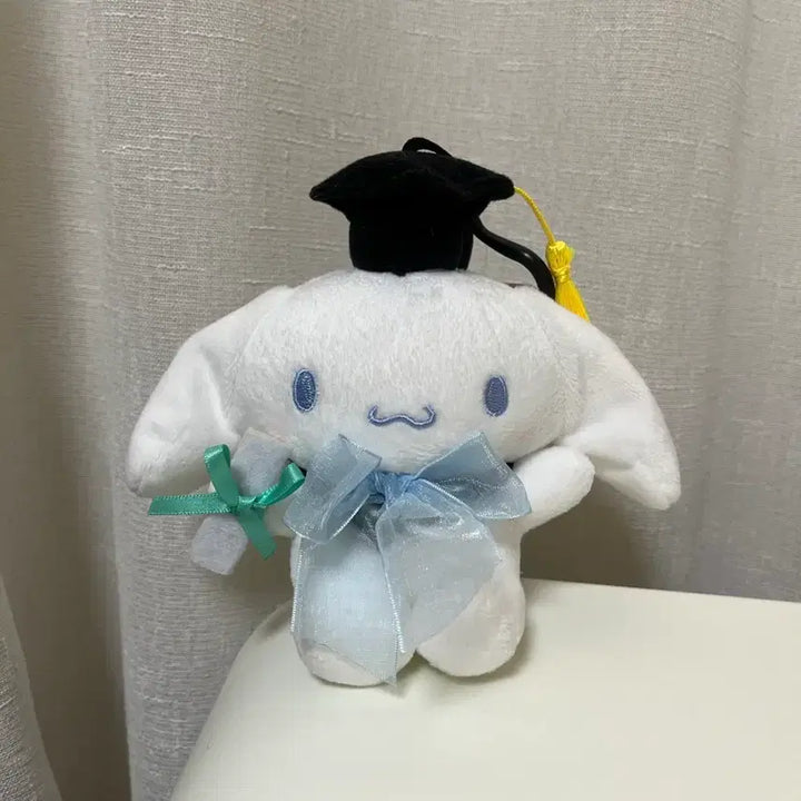 [SOLD OUT] 시나모롤 졸업 학사모 인형 키링