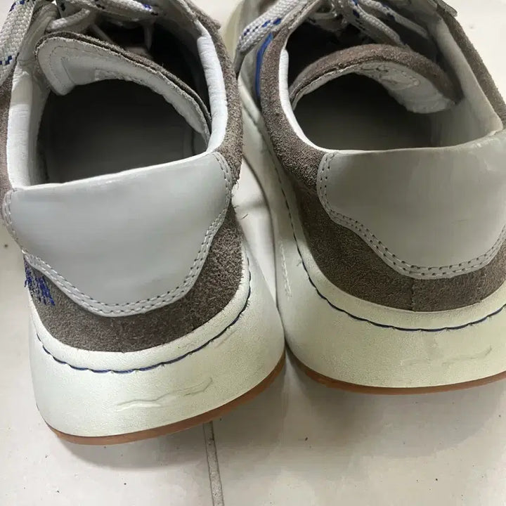 [SOLD OUT] 아더에러 Torn 로우 스니커즈 IT 40 (255) 상태