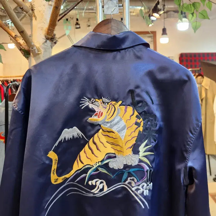 [BUNJANG] 12DEAN Black Label Tiger Embroidered Navy Jacket / 12DEAN 블랙라벨 타이거 자수 네이비 자켓