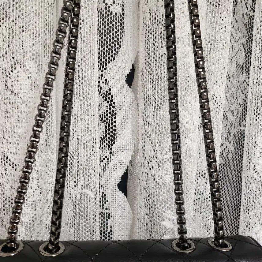 [BUNJANG] Black Quilted Chain Crossbody Bag / 블랙 퀼팅 체인 크로스백 가방