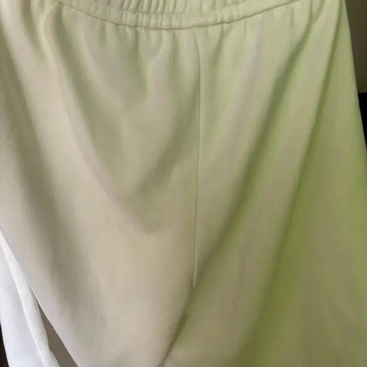 [BUNJANG] Ivory Bermuda Shorts / 아이보리색 8부버뮤다 팬츠