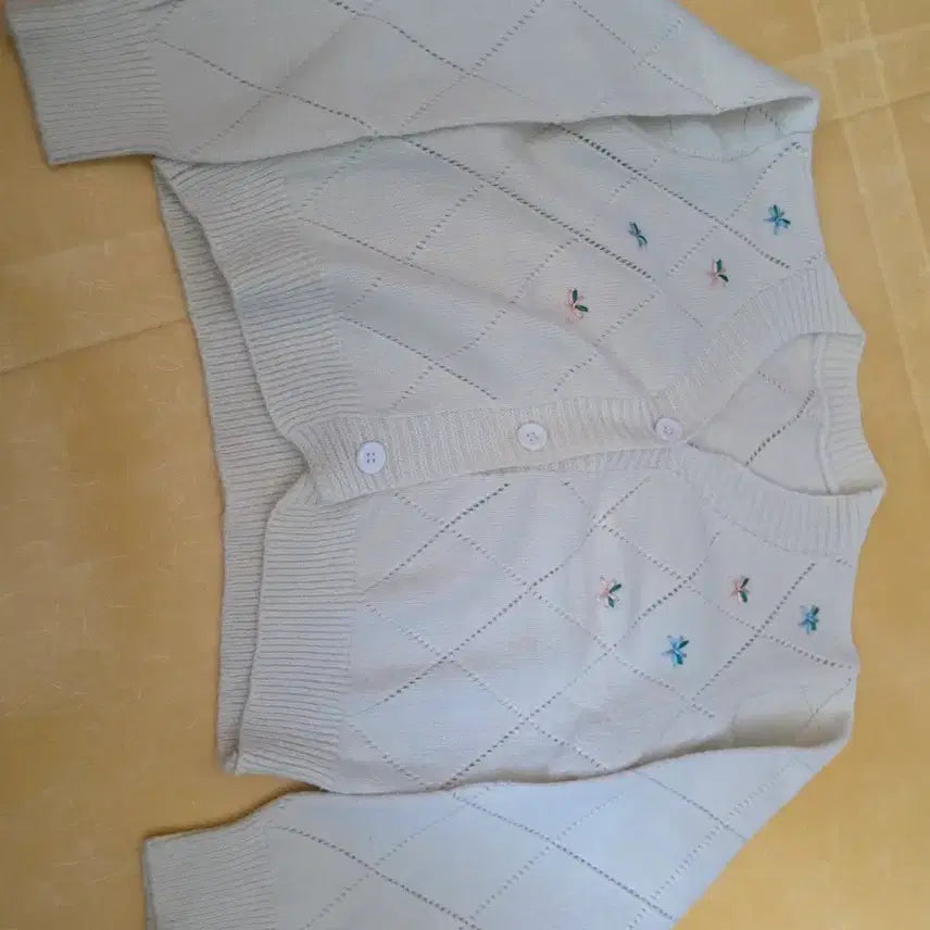 [BUNJANG] Diamond Pattern Embroidered Cardigan / 다이아 패턴 자수 가디건 아이보리