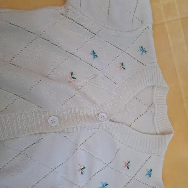 [BUNJANG] Diamond Pattern Embroidered Cardigan / 다이아 패턴 자수 가디건 아이보리