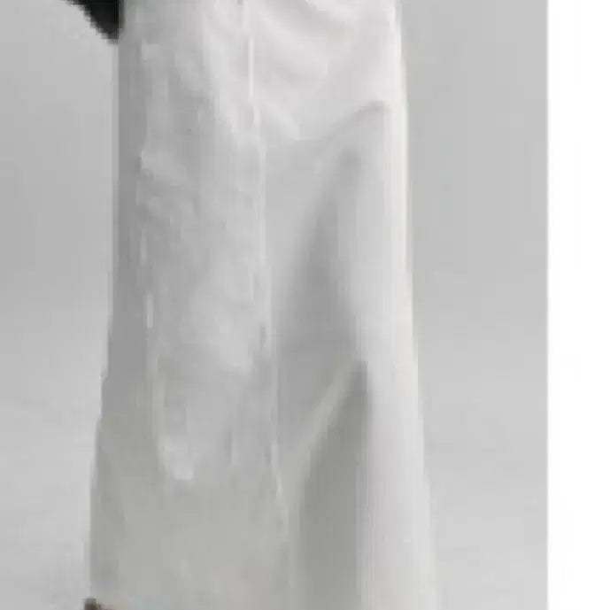[SOLD OUT] 블랙업 롱 스커트 화이트 중고옷
