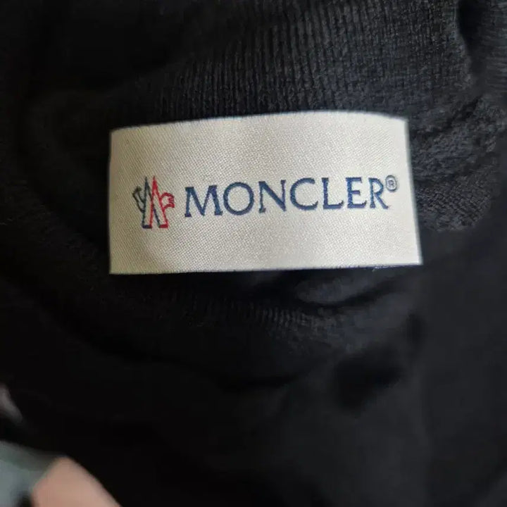 [BUNJANG] Moncler Turtleneck Knit Sweater / 몽클레르 터틀넥 니트 판매합니다.