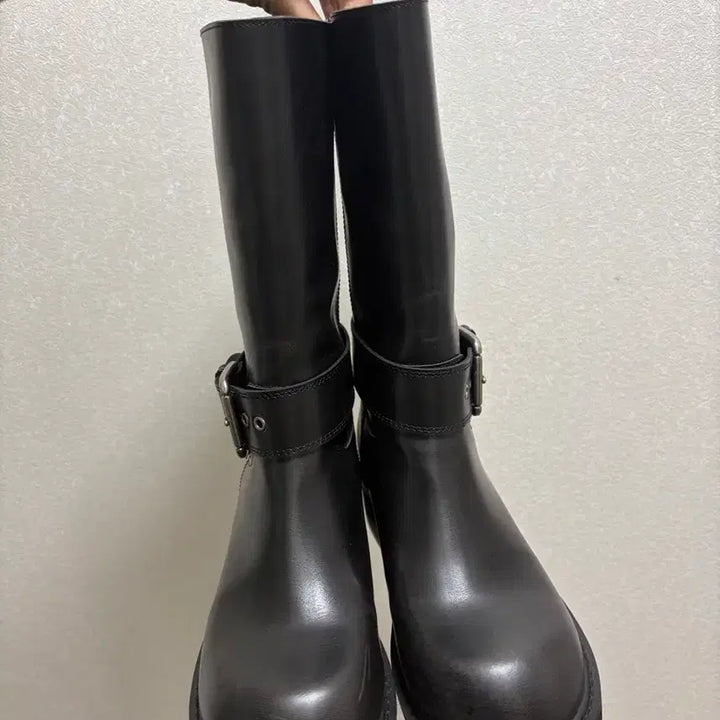 [SOLD OUT] 블랙업 미들부츠240 (착샷0)