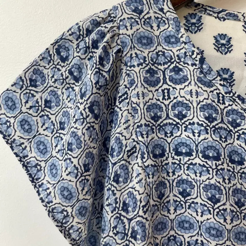 [BUNJANG] GAP Blue Patterned Short Sleeve Blouse / GAP 갭 블루 패턴 반팔 블라우스 XS