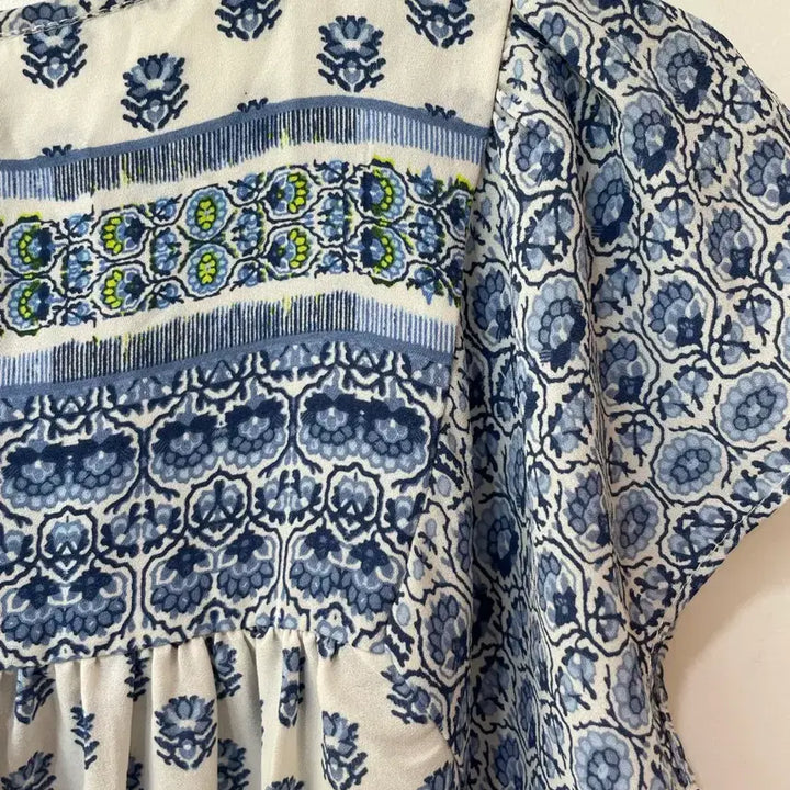 [BUNJANG] GAP Blue Patterned Short Sleeve Blouse / GAP 갭 블루 패턴 반팔 블라우스 XS