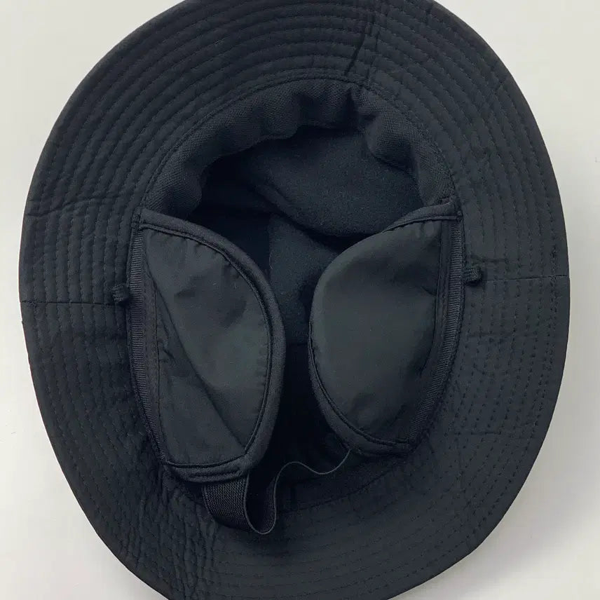 [BUNJANG] Asics Gore-Tex Ear Flap Bucket Hat / [OS/정품] 00s 아식스 고어텍스 기모 귀마개 버킷햇
