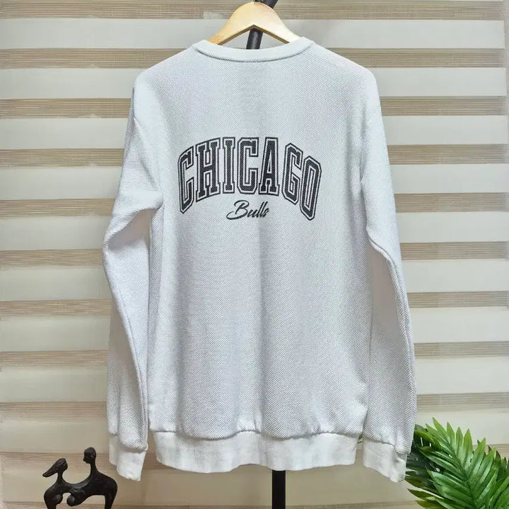 [SOLD OUT] NBA시카고 불스 흰색 맨투맨 티셔츠L