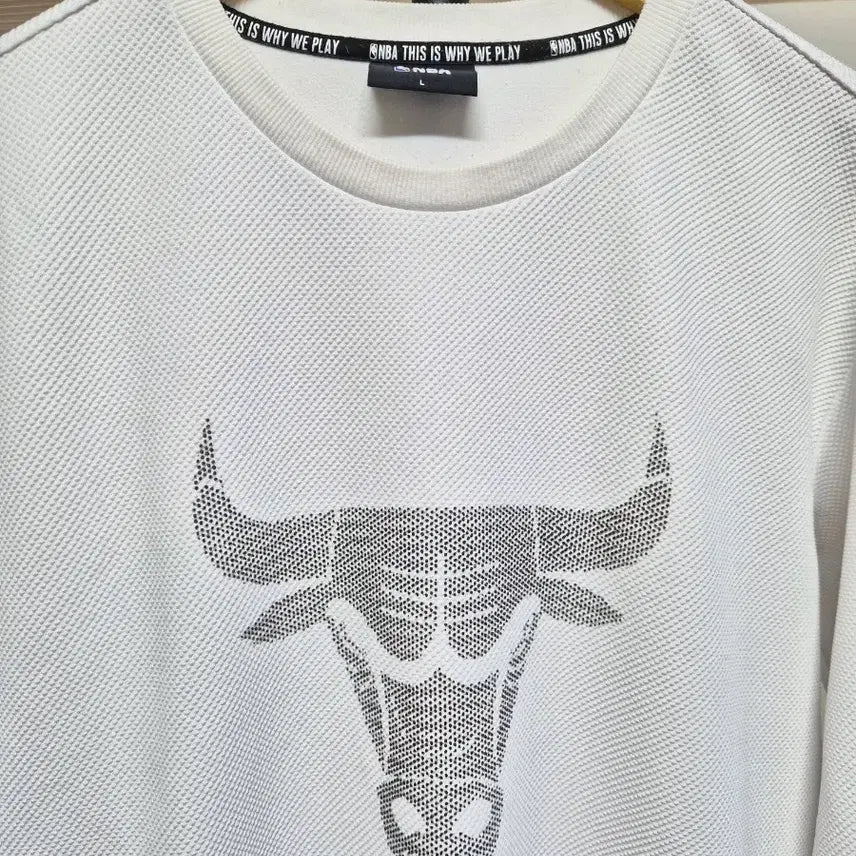[SOLD OUT] NBA시카고 불스 흰색 맨투맨 티셔츠L