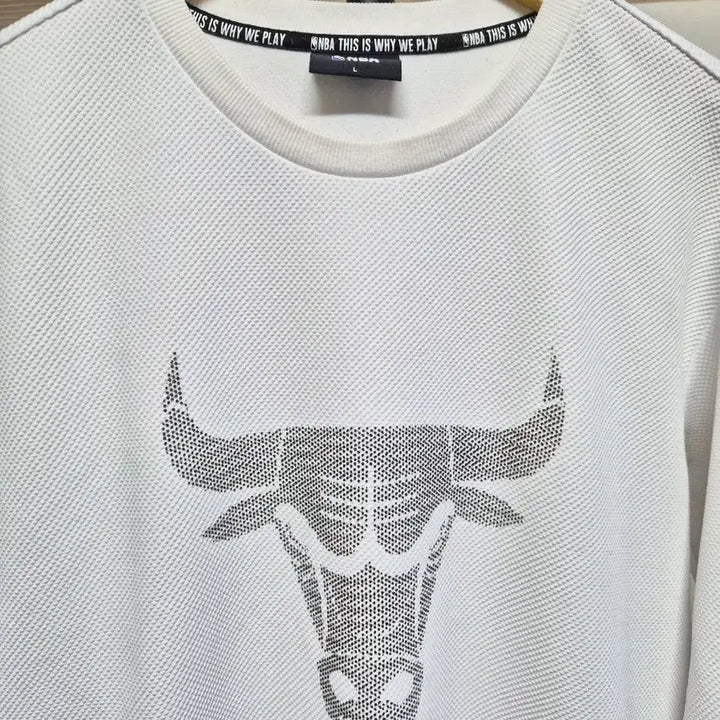[SOLD OUT] NBA시카고 불스 흰색 맨투맨 티셔츠L