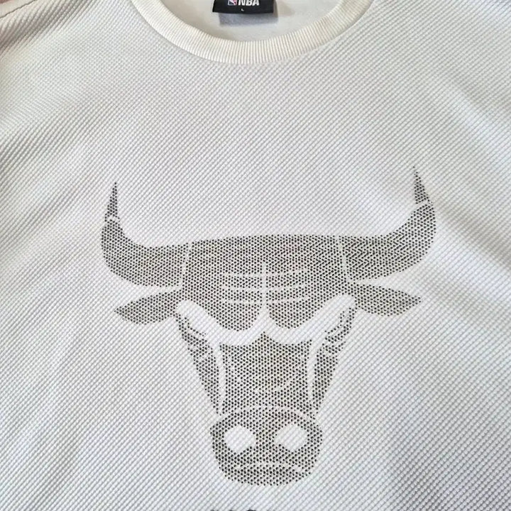 [SOLD OUT] NBA시카고 불스 흰색 맨투맨 티셔츠L