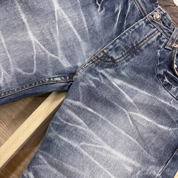 [SOLD OUT] 아르마니 익스체인지 이글 엠브로이더드 페인트 데님
