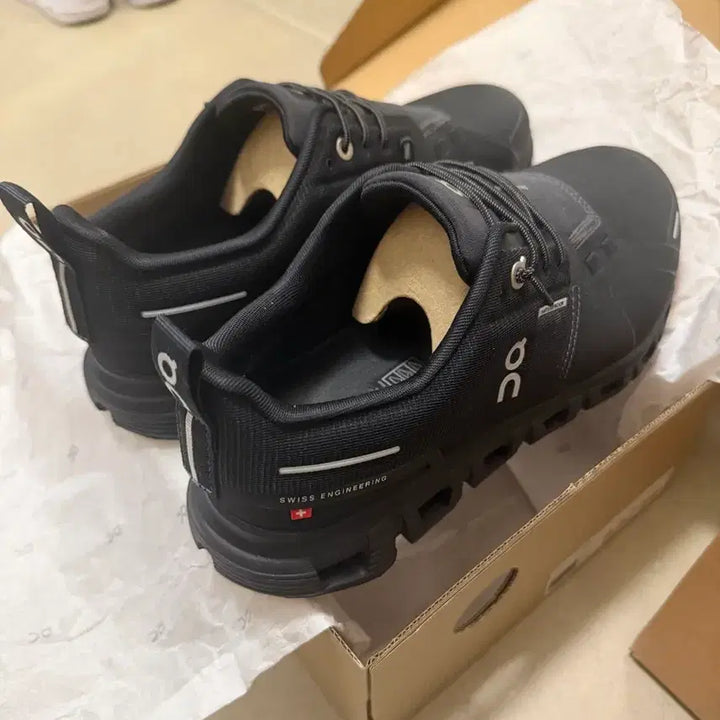 [BUNJANG] OnRunning Cloud 6 WP Black Running Shoes / 온러닝 클라우드6 wp 팝니다