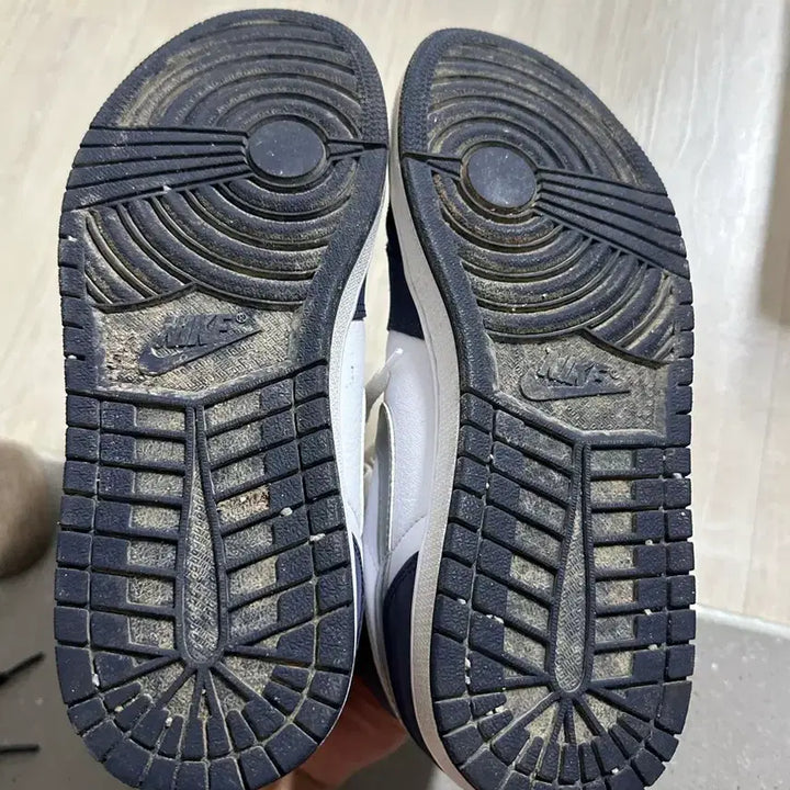 [BUNJANG] Nike Jordan 1 Mid Midnight Navy Sneakers / 조던1 미드나잇네이비 275사이즈 판매해요