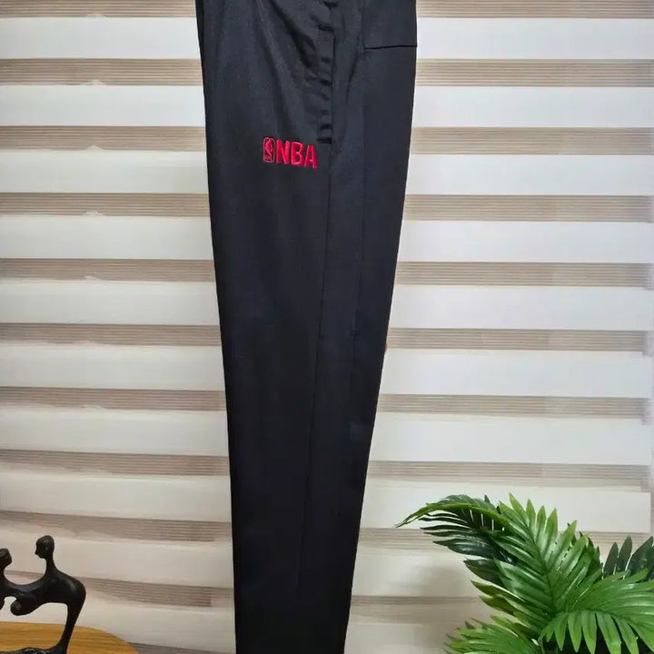 [SOLD OUT] NBA 블랙 트레이닝 바지81