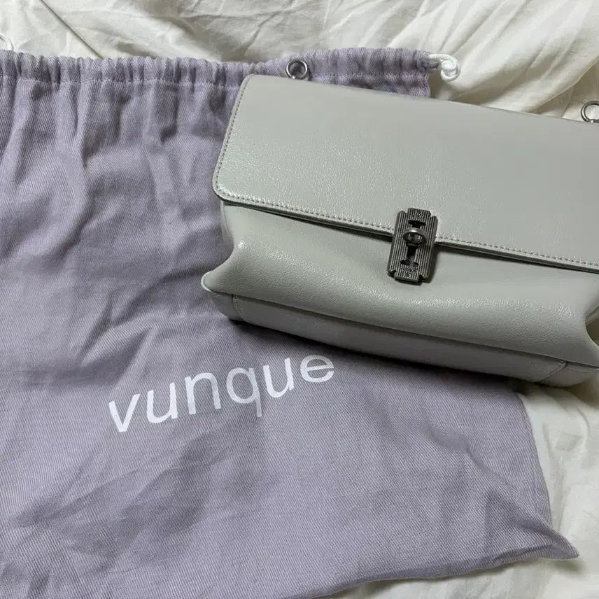 [BUNJANG] Vunque Baguette Small Light Beige Shoulder Bag / 분크 바게트백 스몰 라이트 베이지 숄더백