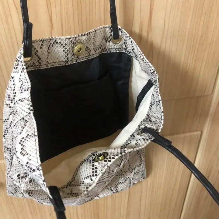 [BUNJANG] Python Skin Shoulder Bag / python skin Shoulder bag