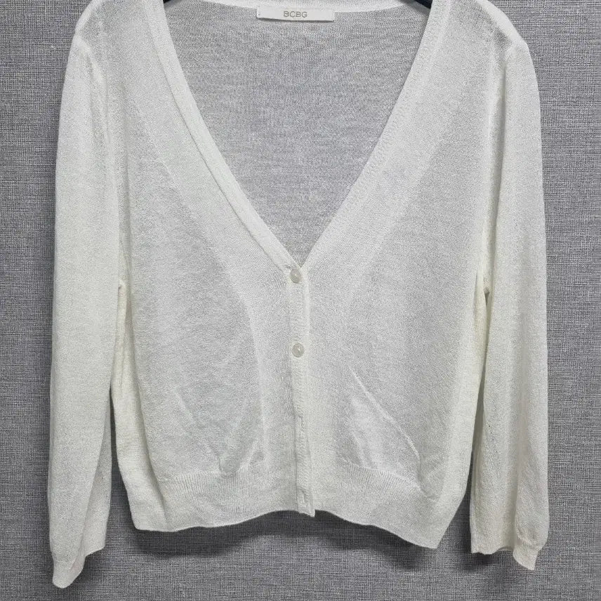 [SOLD OUT] BCBG 화이트 가디건 얇은 여름 니트  새것수준컨디션
