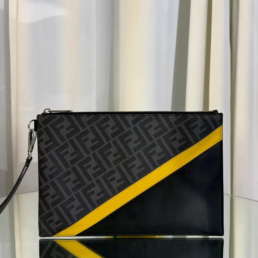 [BUNJANG] Fendi Diagonal Strap Clutch Bag / [정품]펜디 다이고널 스트랩 클러치백
