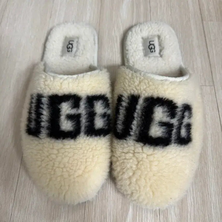 [BUNJANG] UGG Ivory Slippers 270 / UGG 어그 슬리퍼 아이보리 270