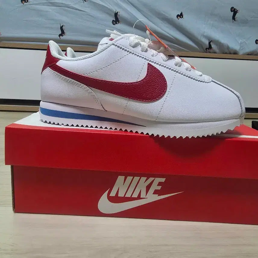 [SOLD OUT] 나이키 코르테즈 흰빨파 운동화 230