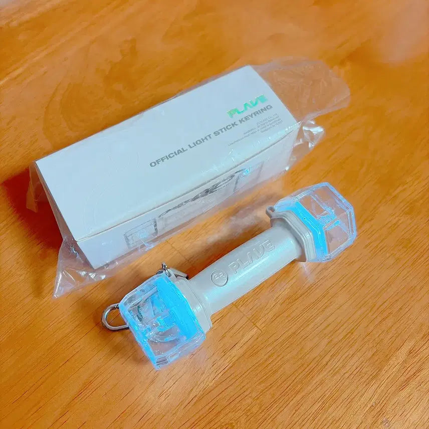 [SOLD OUT] 플레이브 아뵹 응원봉 미니 키링