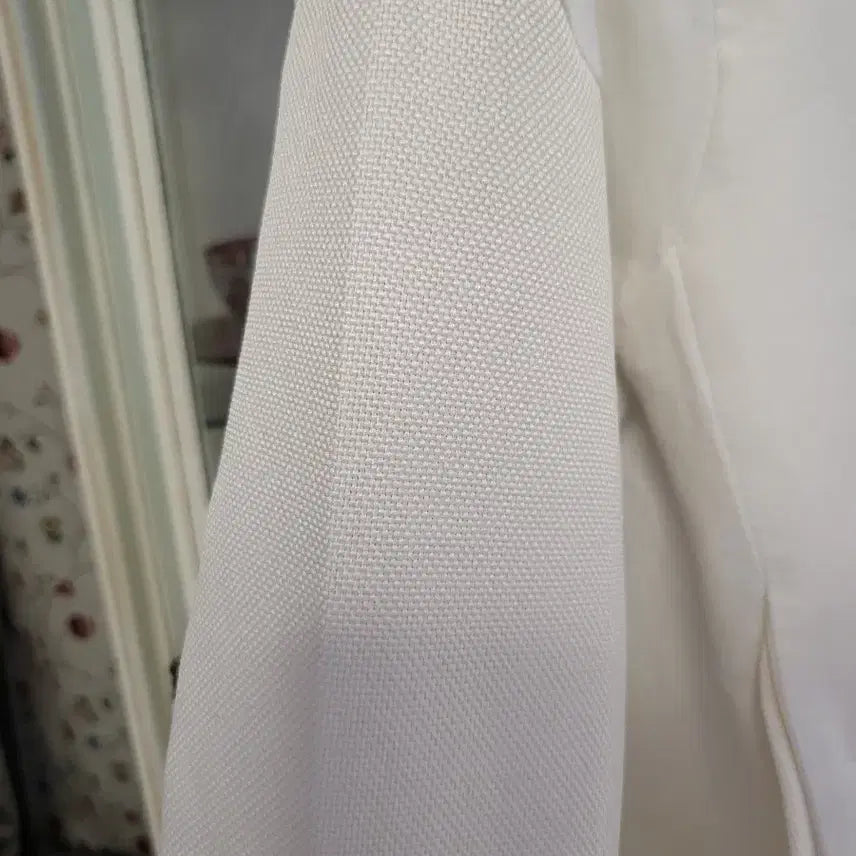 [SOLD OUT] KUHO 화이트 후드 집업