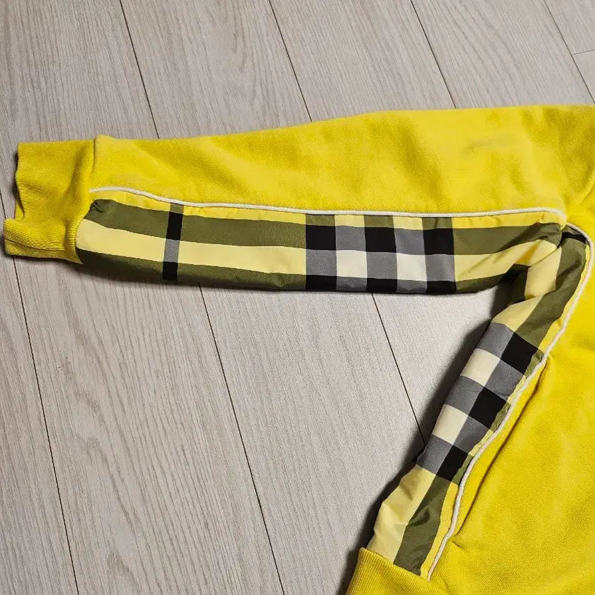 [BUNJANG] Burberry Yellow Check Hooded Zip-up Jacket / 버버리 옐로우 체크 후드 집업