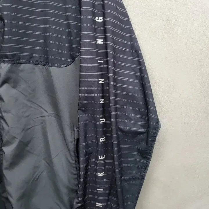 [BUNJANG] Nike Running Windbreaker Jacket / 나이키 런닝 바람막이 블랙 가슴60 기장66