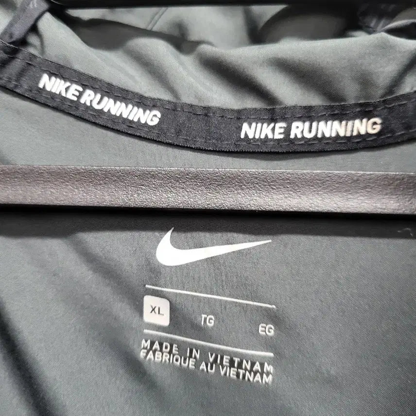 [BUNJANG] Nike Running Windbreaker Jacket / 나이키 런닝 바람막이 블랙 가슴60 기장66