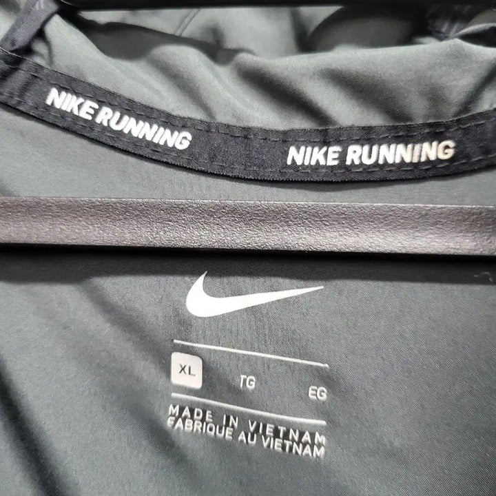 [BUNJANG] Nike Running Windbreaker Jacket / 나이키 런닝 바람막이 블랙 가슴60 기장66