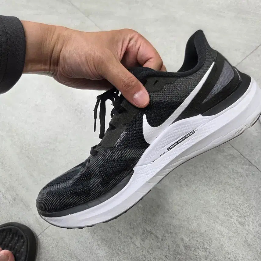 [SOLD OUT] 나이키 에어 줌 스트럭처 25 러닝화 런닝화 275 mm