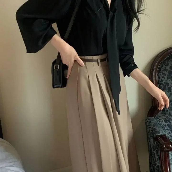 [BUNJANG] Anv V-Neck Shirring Tie Blouse (Black, M) / 애니브 브이넥 셔링 타이 블라우스 (블랙 M사이즈)
