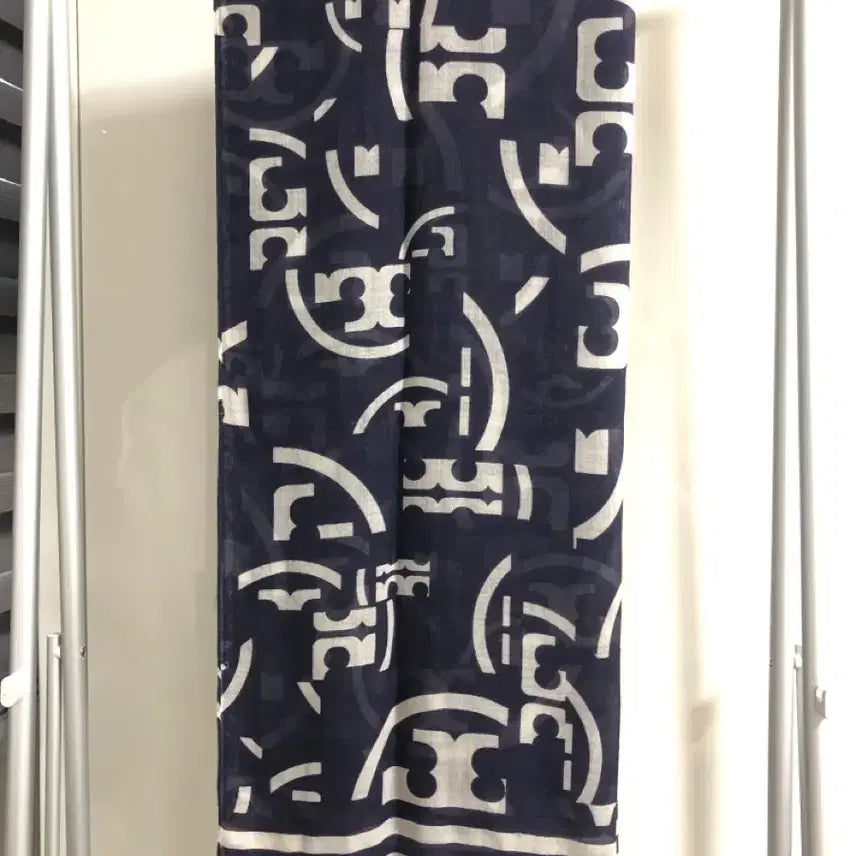 [BUNJANG] Tory Burch Logo Tassel Wool Scarf / [1회 착용] 정품 토리버치 로고 테슬 울 스카프 (정가 29만원대)