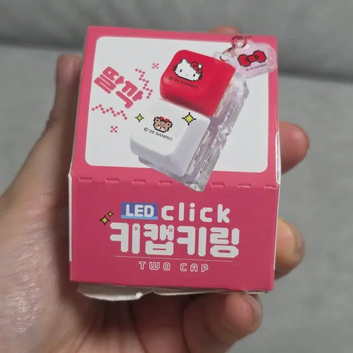 [BUNJANG] Sanrio LED Keycap Keychain (Hello Kitty, My Melody, Cinnamoroll, Pochacco) / 산리오 LED 키캡 키링(헬로키티/마이멜로디/시나모롤/포차코)