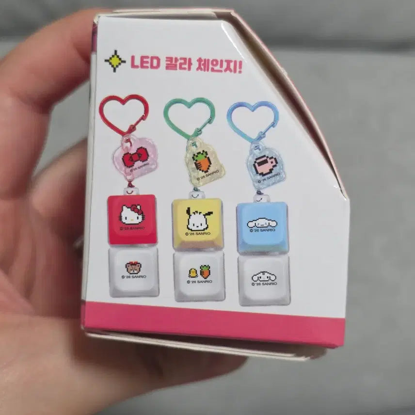 [BUNJANG] Sanrio LED Keycap Keychain (Hello Kitty, My Melody, Cinnamoroll, Pochacco) / 산리오 LED 키캡 키링(헬로키티/마이멜로디/시나모롤/포차코)
