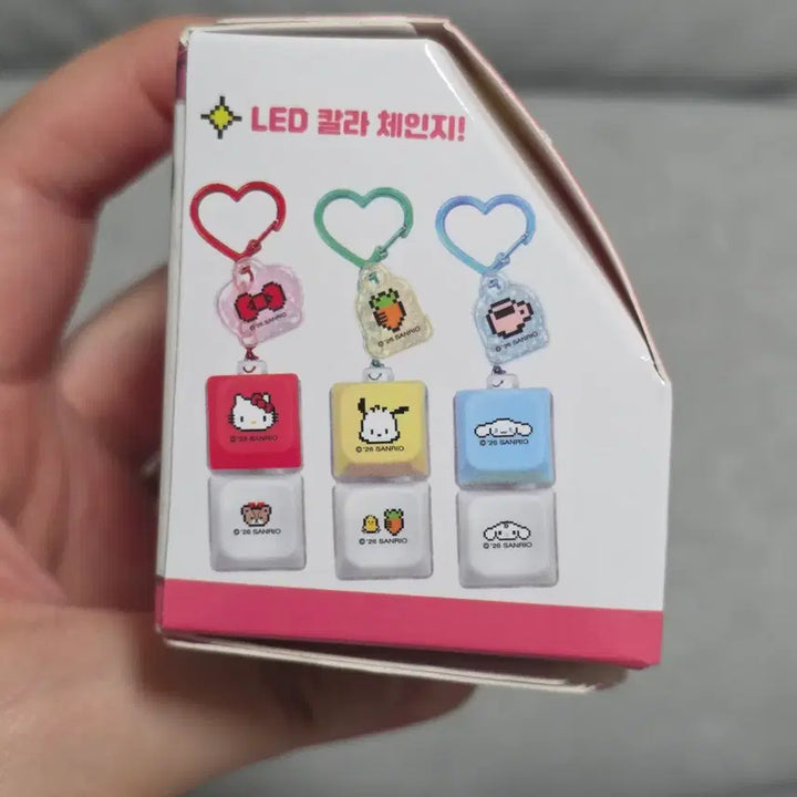 [BUNJANG] Sanrio LED Keycap Keychain (Hello Kitty, My Melody, Cinnamoroll, Pochacco) / 산리오 LED 키캡 키링(헬로키티/마이멜로디/시나모롤/포차코)