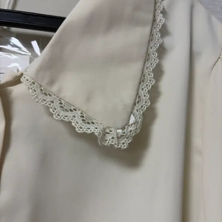 [BUNJANG] Vintage Ivory Lace Blouse / 일본빈티지 블라우스